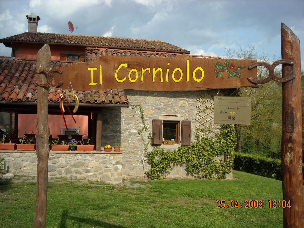 Agriturismo Il Corniolo Кастільйоне-ді-Гарфаньяна Екстер'єр фото